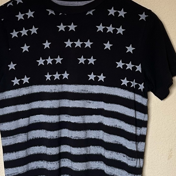 3/$20 Old navy black and gray American flag - Picture 9 of 9
